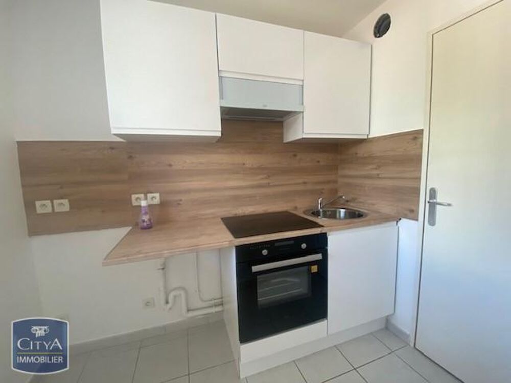 EXCLUSIVITÉ - ENTIEREMENT RENOVE - PROCHE CENTRE VILLE E....