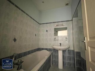 Appartement à louer 3 pièces 84 m²