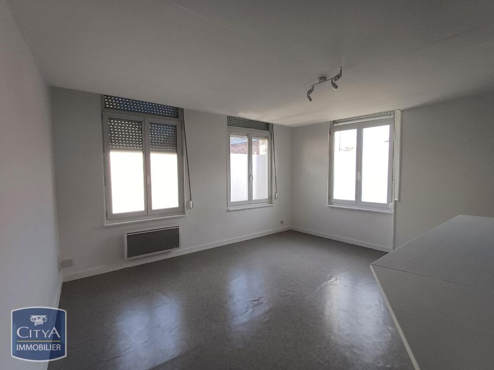 À LOUER : Appartement T3 situé dans le centre-ville de S....