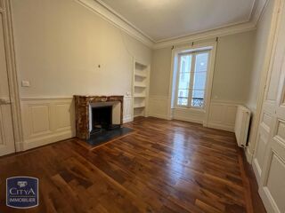 Appartement à louer 5 pièces 145 m²