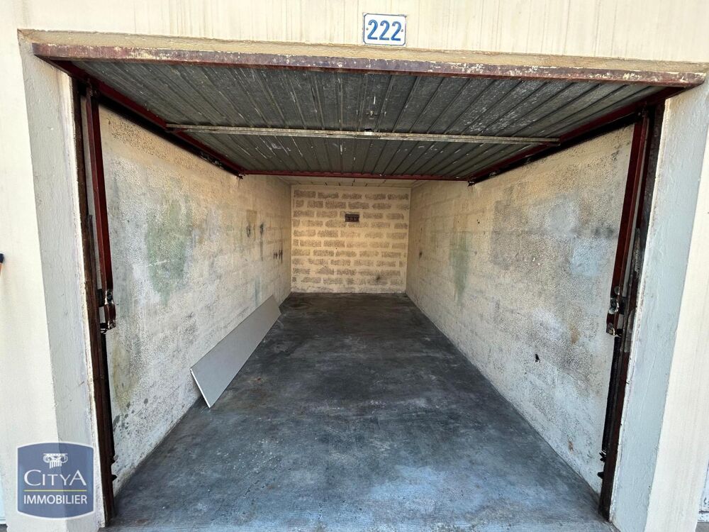 location Parking / Garage - 12 m² Ollioules (83190)