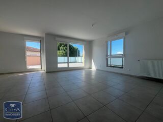  Appartement à louer 4 pièces 82 m²