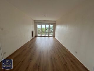  Appartement à louer 4 pièces 79 m²
