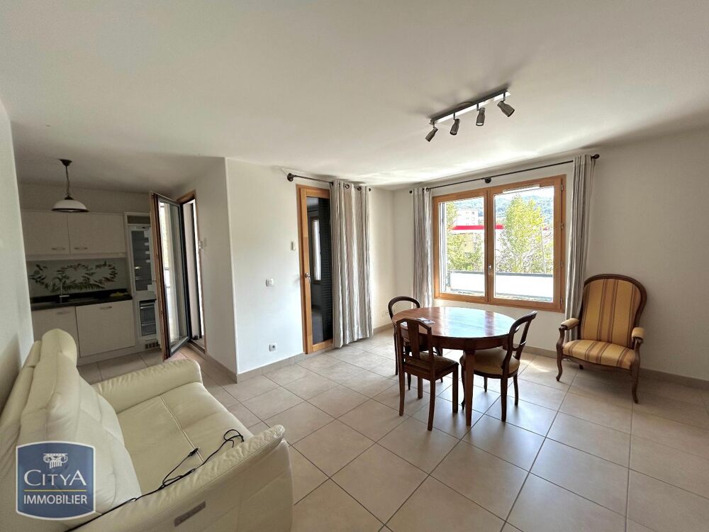 À LOUER : Découvrez cet appartement T4 meublé situé à Vo....