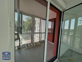  Appartement à louer 3 pièces 83 m²