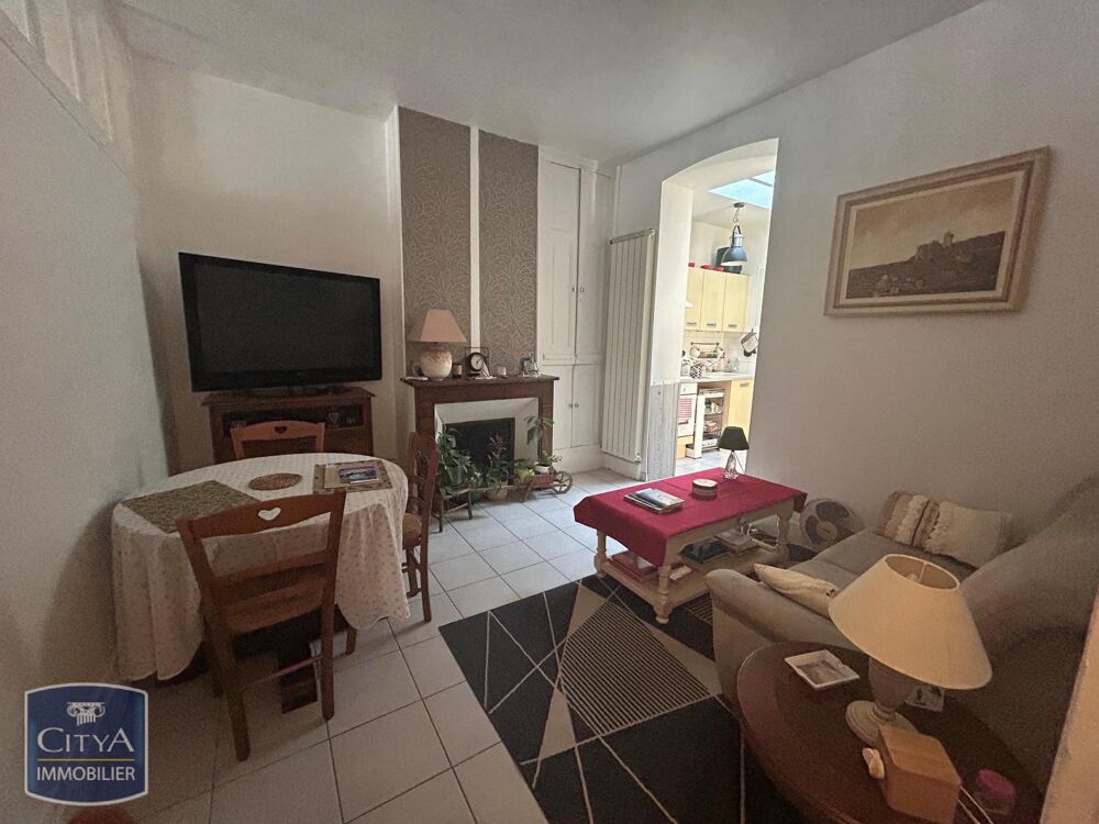 À louer, cet appartement T2 situé dans la charmante vill....