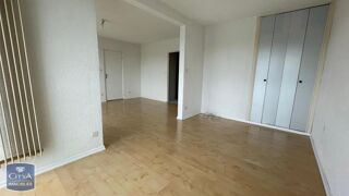  Appartement à louer 4 pièces 75 m²