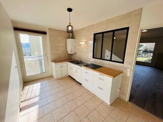  Appartement à louer 3 pièces 69 m²