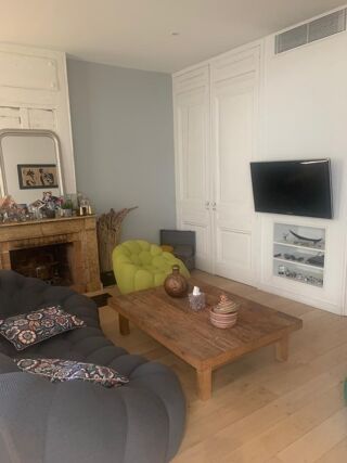  Maison à louer 8 pièces 209 m²