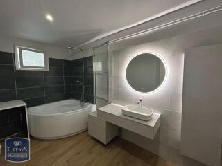  Appartement à louer 3 pièces 97 m²