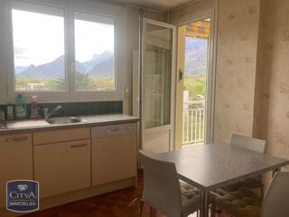  Appartement à louer 4 pièces 79 m²