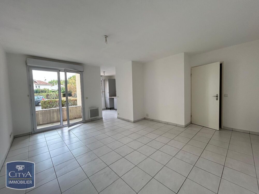 À LOUER : Agréable appartement T2 situé à TARBES, avec p....