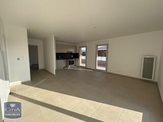  Appartement à louer 4 pièces 79 m²