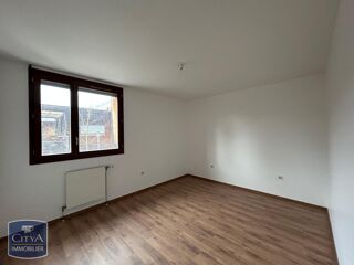 Appartement à louer 4 pièces 109 m²