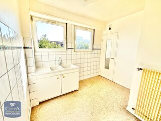  Appartement à louer 3 pièces 56 m²