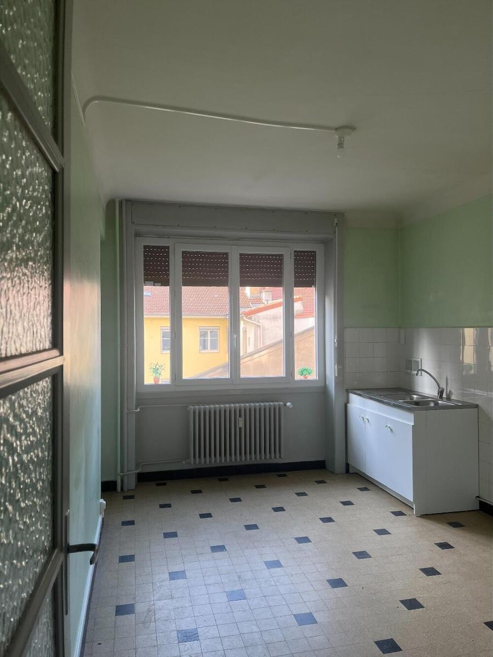 Grand F2 dans copropriété - secteur Badouillere - 16 Rue....