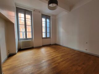  Appartement à louer 3 pièces 126 m²