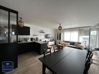  Appartement à louer 4 pièces 80 m²