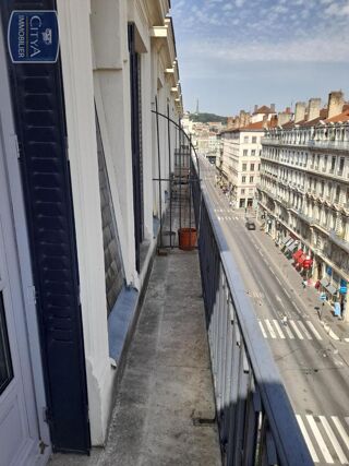  Appartement à louer 3 pièces 83 m²