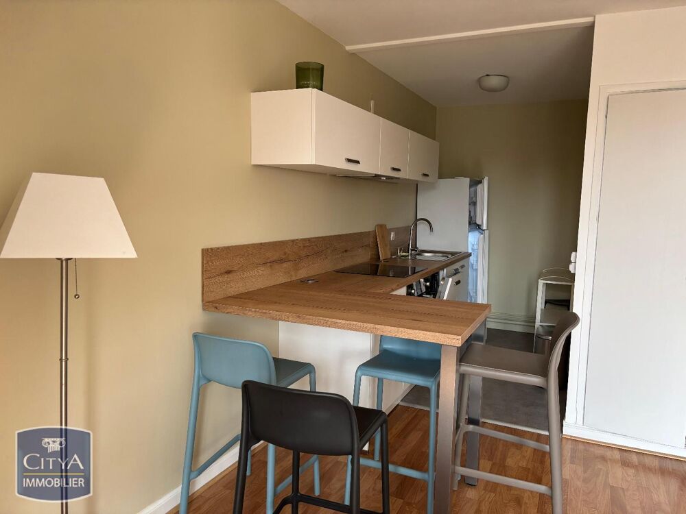À LOUER : Découvrez cet appartement rénové et meublé T2 ....