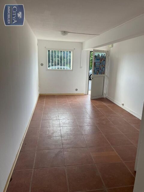 A louer secteur de la source , Bureau d'une superfici... 500 97400 St denis