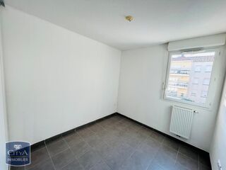  Appartement à louer 3 pièces 64 m²