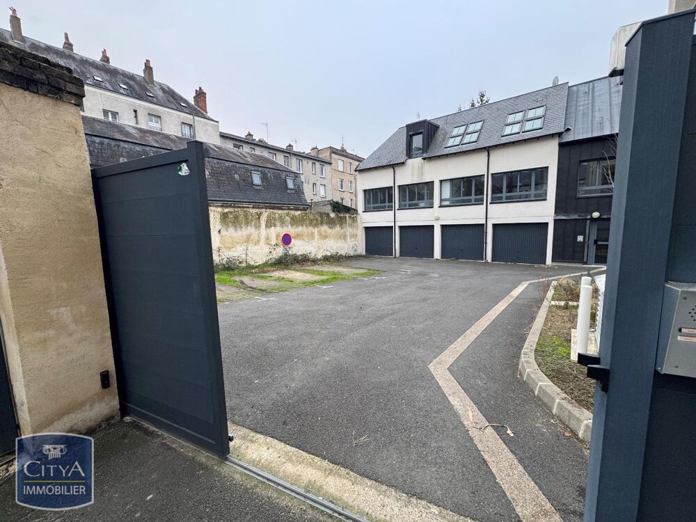 location Parking / Garage Tours (37000)