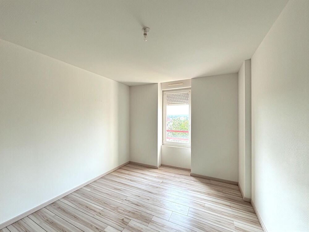 location Appartement - 4 pièce(s) - 75 m² Sochaux (25600)