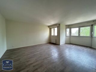  Appartement à louer 4 pièces 99 m²
