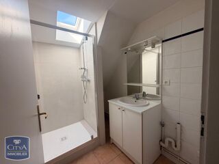  Appartement à louer 2 pièces 33 m²