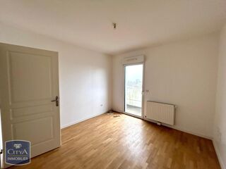  Appartement à louer 4 pièces 114 m²