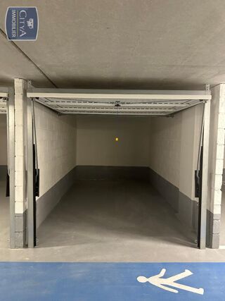  Parking / Garage à louer 