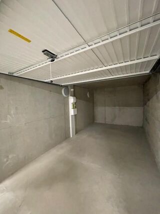  Parking / Garage à louer 