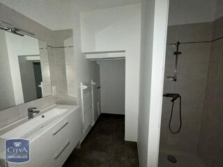  Appartement à louer 2 pièces 60 m²