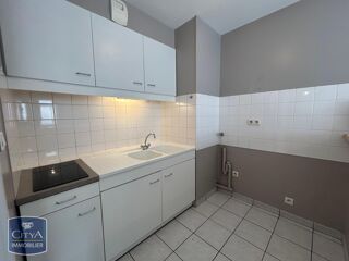  Appartement à louer 3 pièces 56 m²
