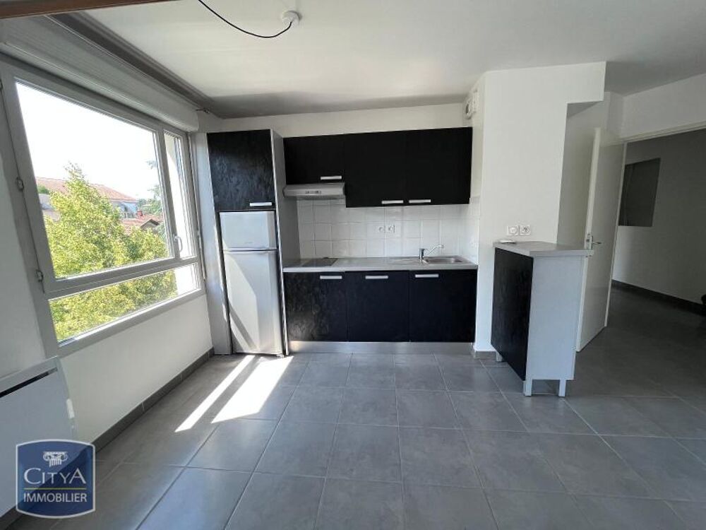 location Appartement - 3 pièce(s) - 72 m² Tassin-la-Demi-Lune (69160)