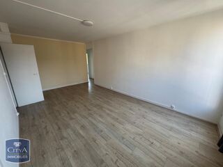  Appartement à louer 4 pièces 74 m²