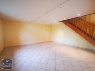  Appartement à louer 3 pièces 80 m²