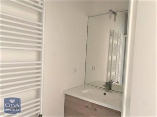  Appartement à louer 4 pièces 83 m²