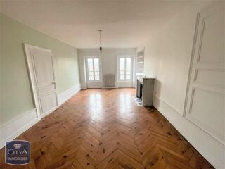  Appartement à louer 3 pièces 120 m²