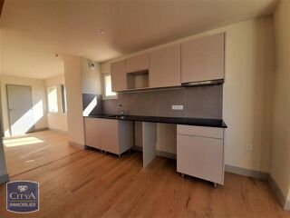  Appartement à louer 4 pièces 94 m²