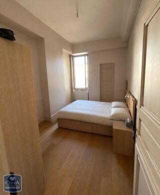  Appartement à louer 3 pièces 87 m²