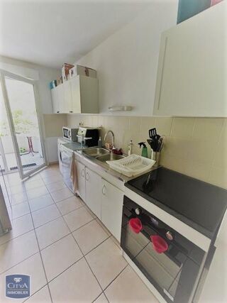 Appartement à louer 4 pièces 81 m²