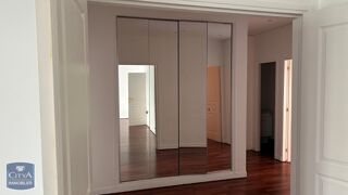  Appartement à louer 4 pièces 136 m²