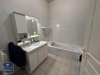  Appartement à louer 4 pièces 114 m²
