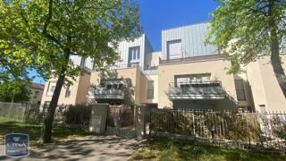  Appartement à louer 4 pièces 81 m²