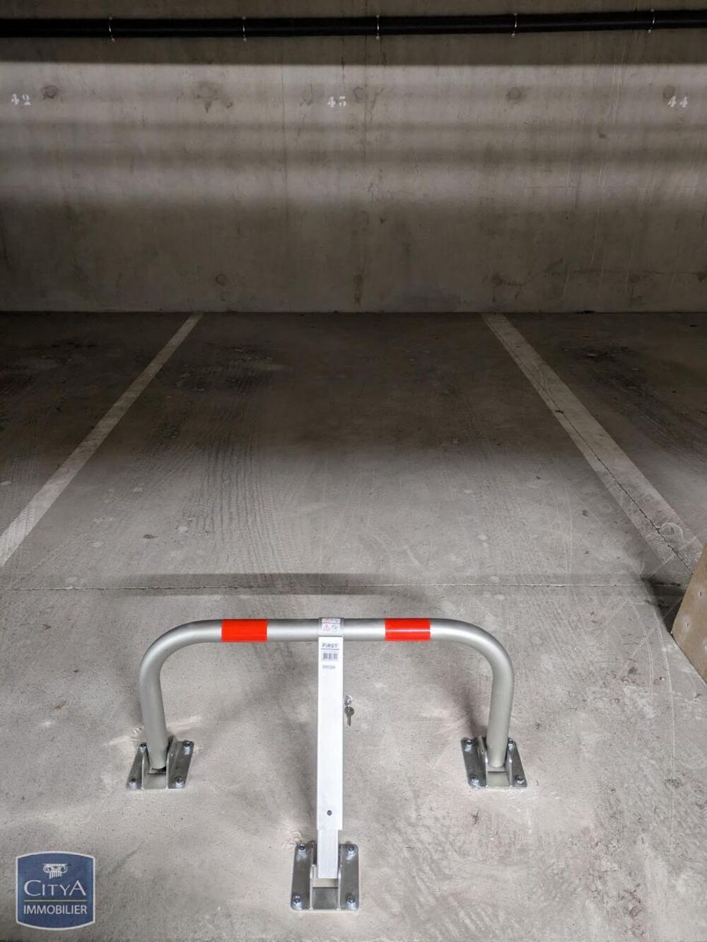 location Parking / Garage Bron (69500)