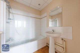  Appartement à louer 3 pièces 49 m²