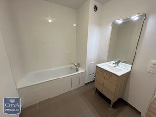  Appartement à louer 3 pièces 66 m²