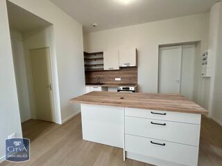 location Appartement - 1 pièce(s) - 36 m² Pouilly-les-Nonains (42155)